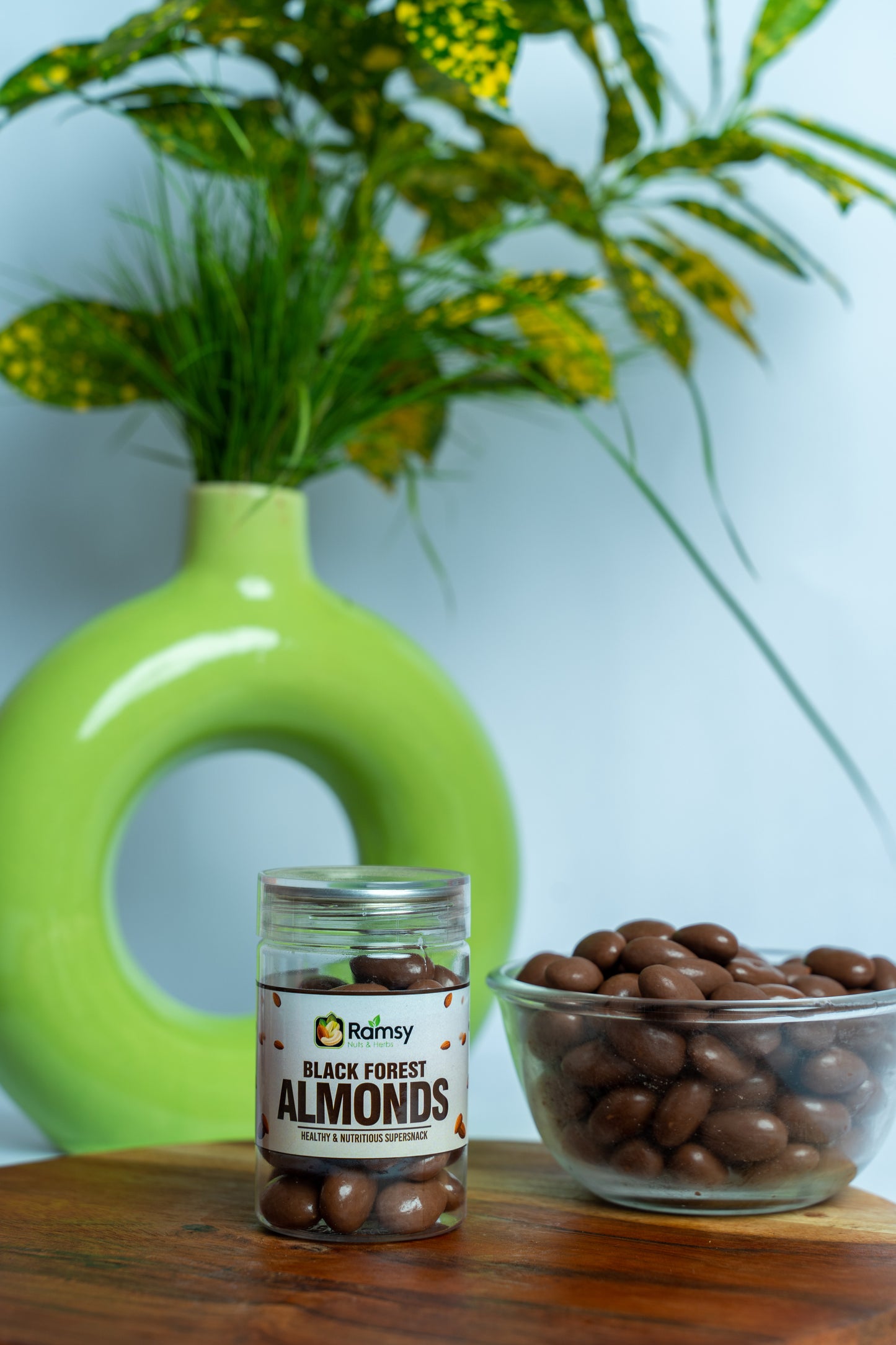 BLACK FOREST ALMONDS